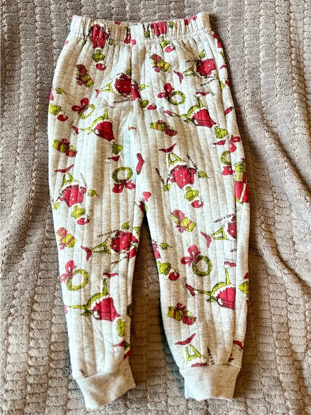 The Grinch kids Quilted 2 piece sweatsuit set